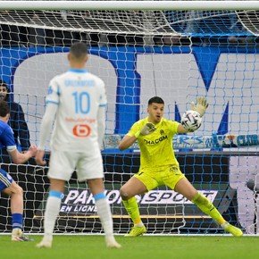Panichelli le quemó las manos a Rulli y rescató un punto para el Estrasburgo ante el Marsella