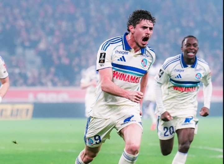 El festejo de Panichelli en el Racing de Estrasburgo. 