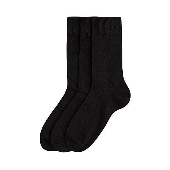 Pack de calcetines térmicos negros de H&M, 9,99 euros.