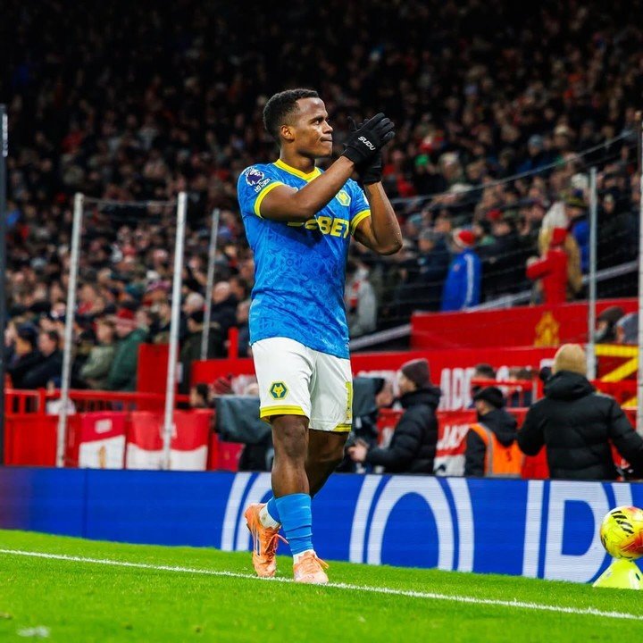 Jhon Arias en Wolves.