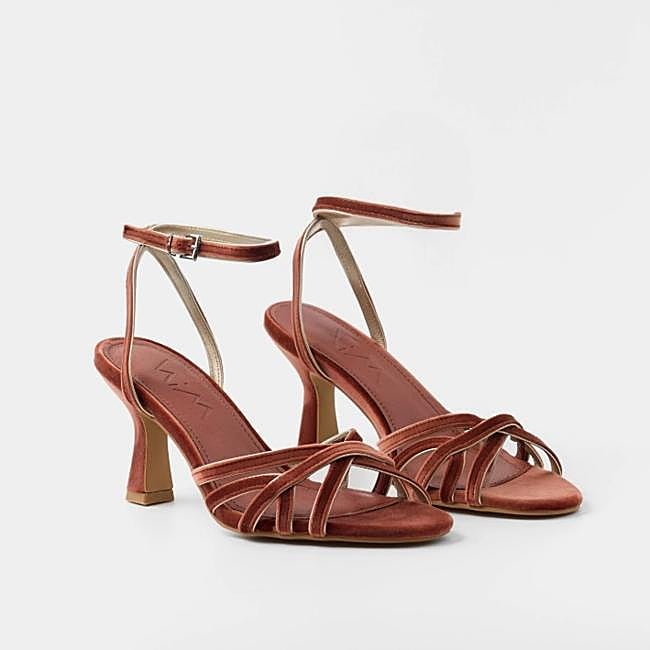 Los mejores zapatos de tacón para looks de invitada