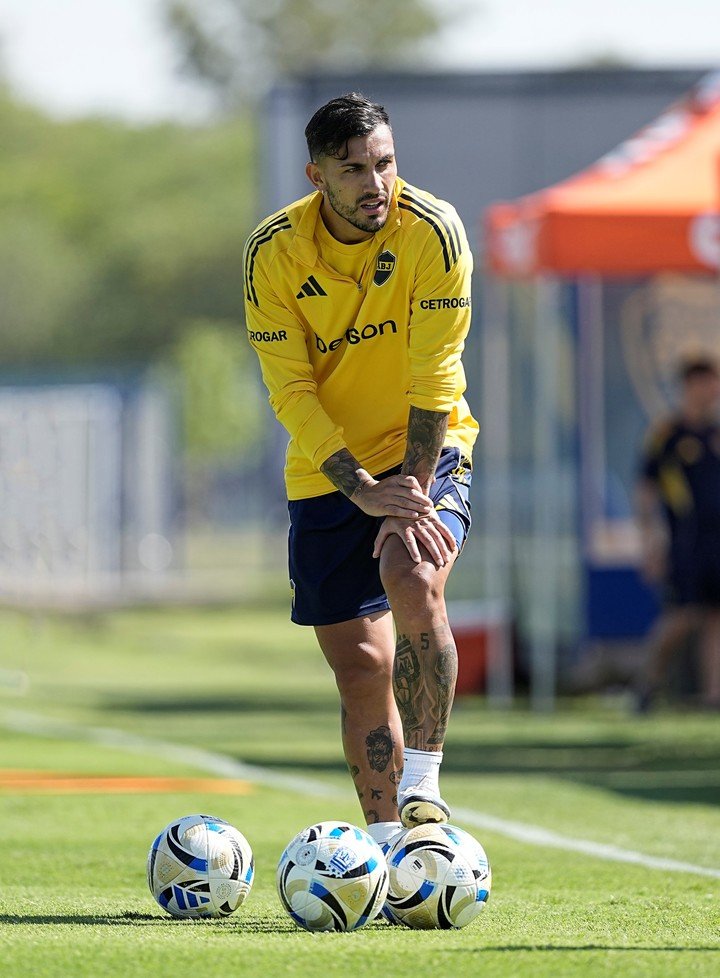 Paredes volverá a jugar de número cinco. 