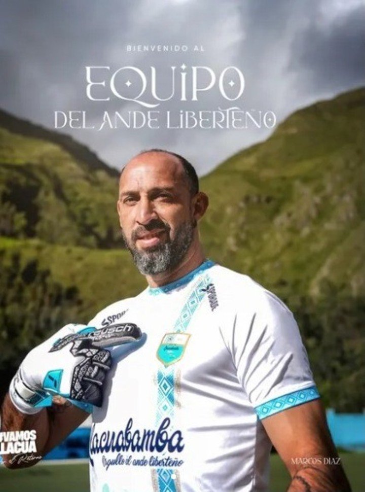 Marcos Díaz fue presentado en Deportivo Llacuabamba de Perú (Club Llacuabamba).