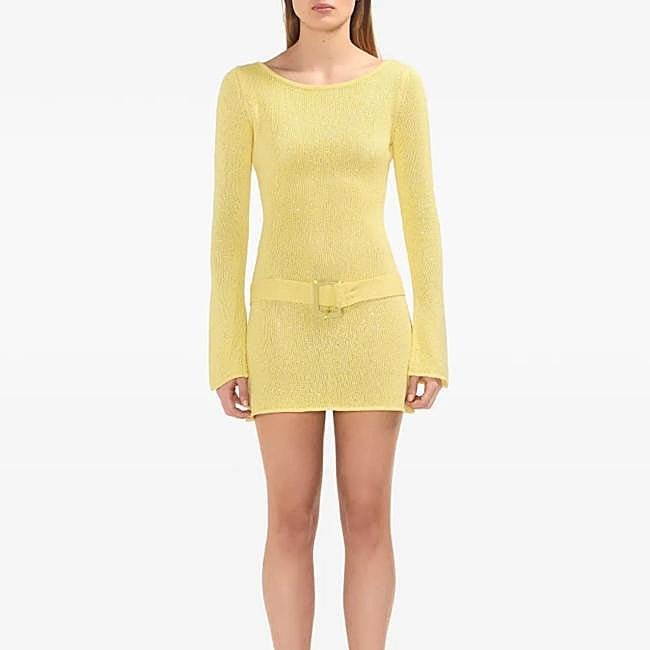 Vestido amarillo de punto de Asta Resort, 467 euros.