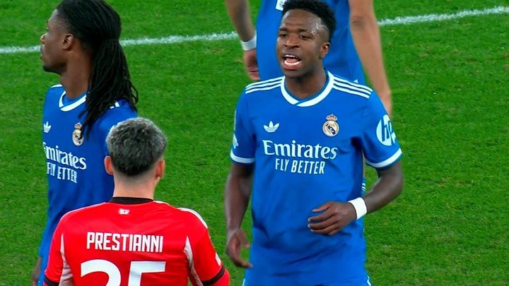 Vinicius y Prestianni. 