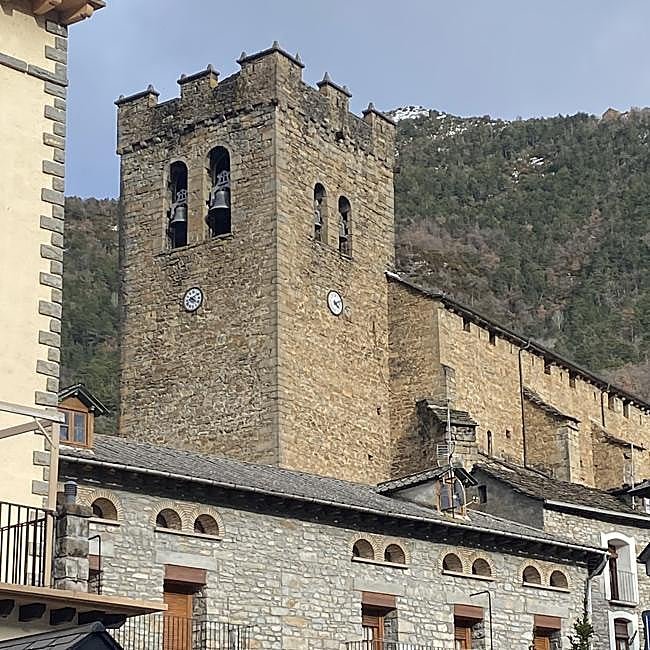 Torre de la iglesia de San Pedro Apóstol, Broto