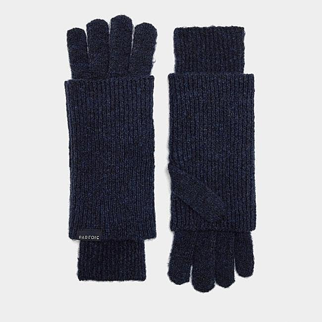 Guantes de punto azul marino de Parfois, 7,99 euros.