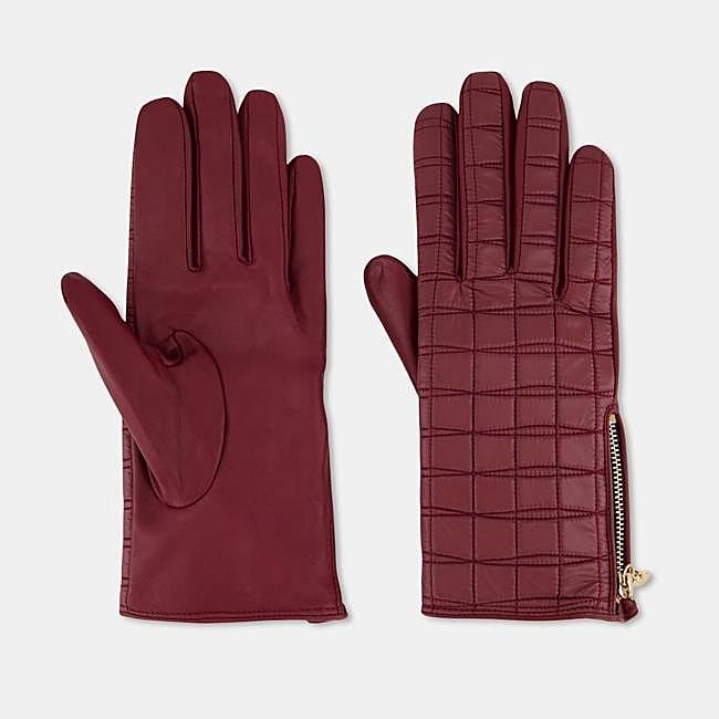 Guantes acolchados en color burdeos de Latouche, 34,96 euros.