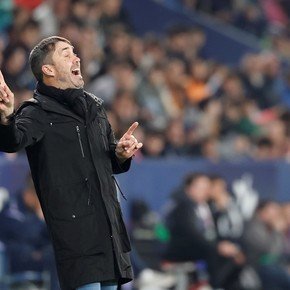 Mientras se acerca a River, el Alavés de Coudet perdió un partido clave en La Liga