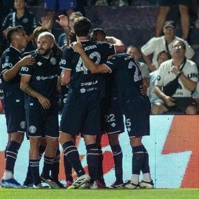 Con un gran Villa, Independiente Rivadavia le ganó a Sarmiento y es el único con puntaje ideal del Apertura