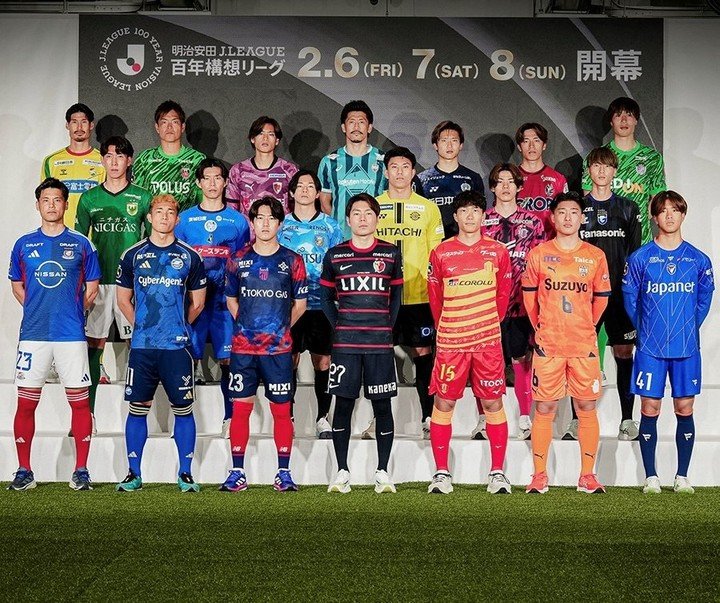 Capitanes de los 20 equipos de la J-League.