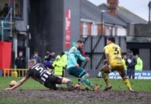 Jugaron sobre barro: el pésimo estado del campo de juego en uno de los partidos de la FA Cup