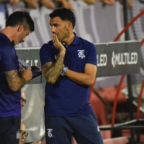 Carlos Tevez, de "vamos a firmar un nuevo contrato" a los objetivos de "estar entre los ocho" y "jugar una copa internacional"