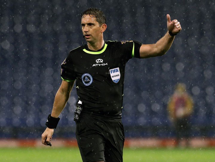 Lanús vs. Talleres es el árbitro de Lanús vs Talleres. (AFP)