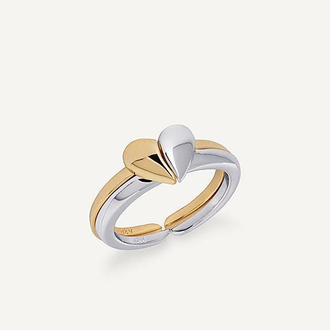 Anillo bicolor con corazones entrelazados de Vidal&Vidal, 54 euros.