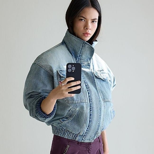 Cazadora denim oversize de Desigual, 99,50 euros.