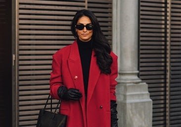 He investigado y estos son los básicos que toda mujer elegante usará con pantalones sastre