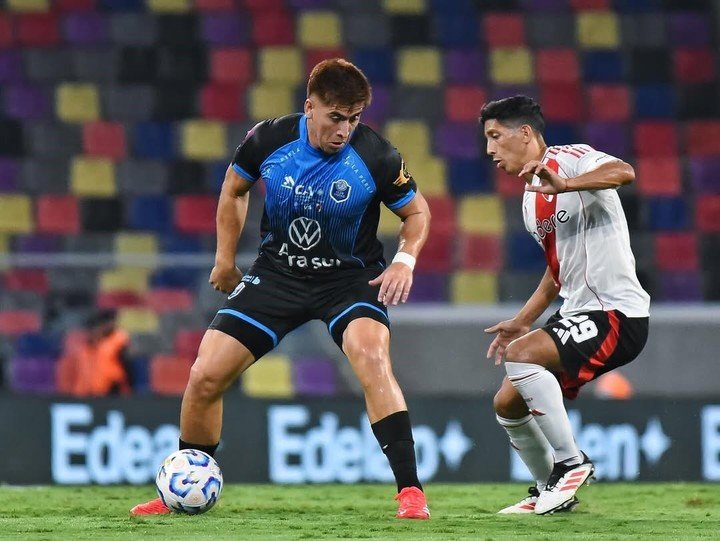 Caraballo enfrentó a River en 2025. (Foto:@khalil_caraballo9)
