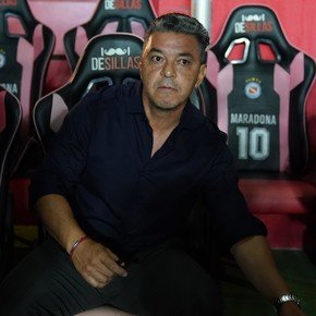 La roja a Gallardo: tensión en el pasillo, discusión fuerte con Merlos y la consecuencia latente