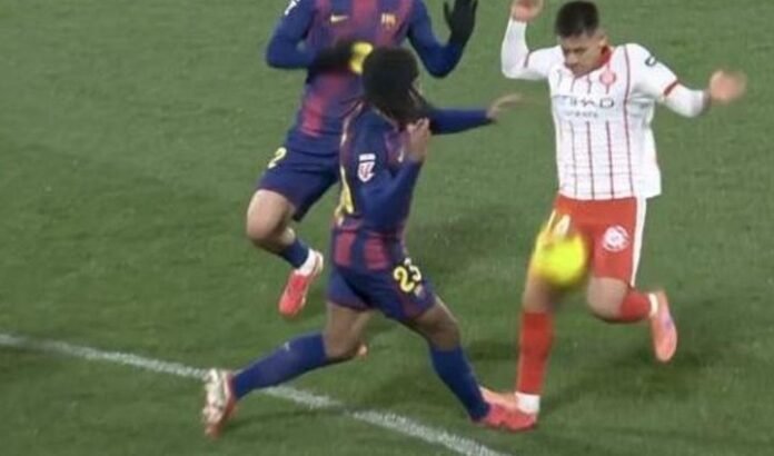 Polémica con el Diablito Echeverri y derrota del Barcelona