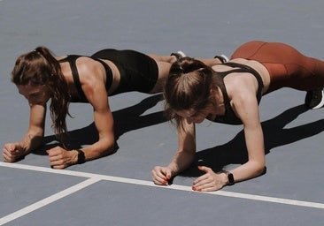 Rock the boat, el demoledor reto viral de TikTok para hacer planchas que pone en forma todo el cuerpo