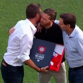 El sentido homenaje de San Lorenzo a Iker Muniain antes de enfrentar a Instituto