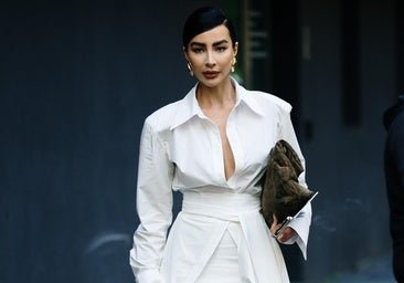 Zara reinventa el poder de una camisa blanca: seis modelos originales que acaban de llegar a tienda