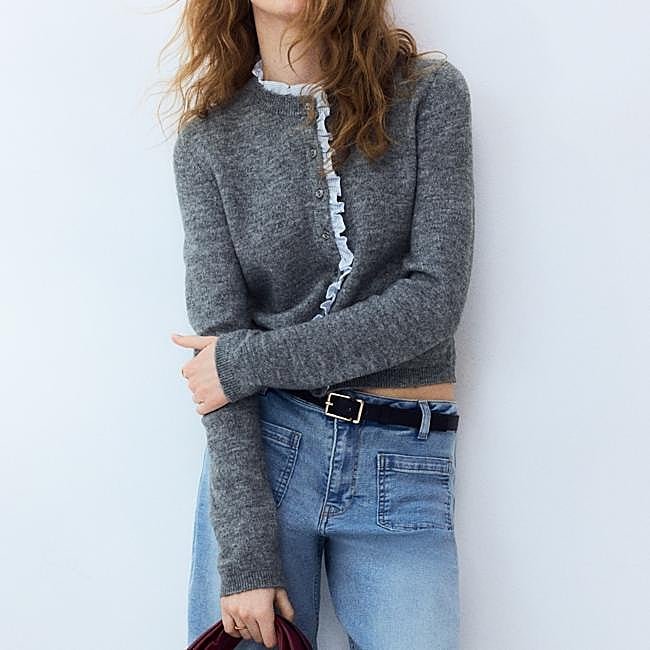 Cárdigan con volantes, 29,99 euros.