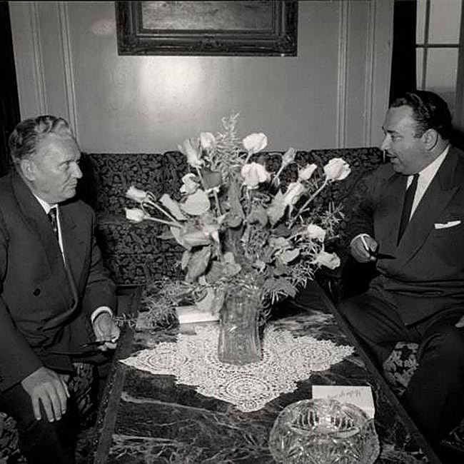 Grigulévich, a la derecha, en una reunión con el Mariscal Tito en 1953.