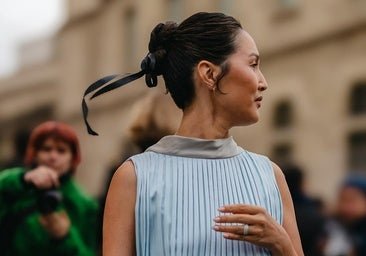 Por qué las blusas plisadas serán tus mejores aliadas ahora y en primavera