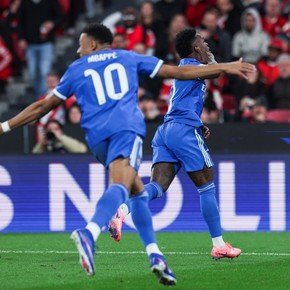 Golazo, polémica y protocolo antirracismo: el Real Madrid le ganó al Benfica en Lisboa