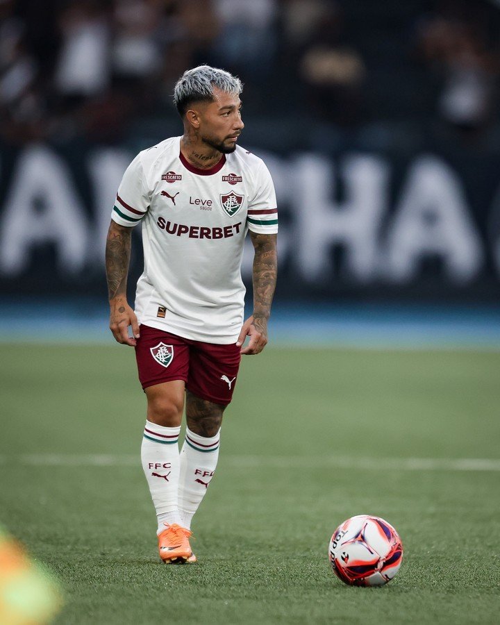 Lucho Acosta, jugador argentino de Fluminense, ante Vasco da Gama.