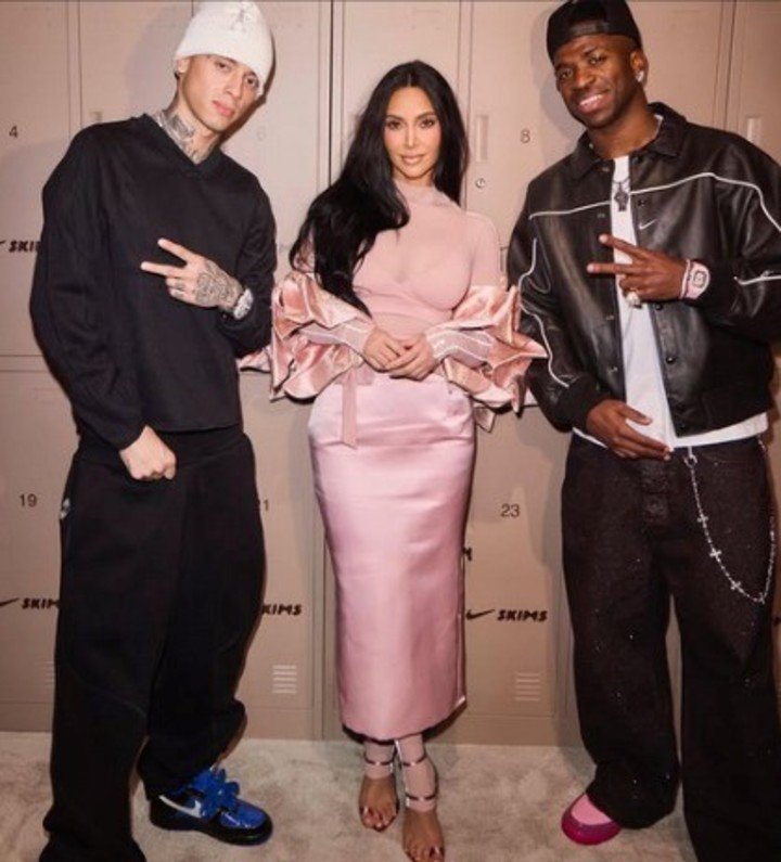 Vinicius y Kim Kardashian.
