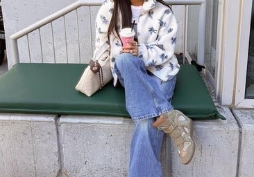 El regreso definitivo de las odiadas zapatillas con cuña de los dos mil