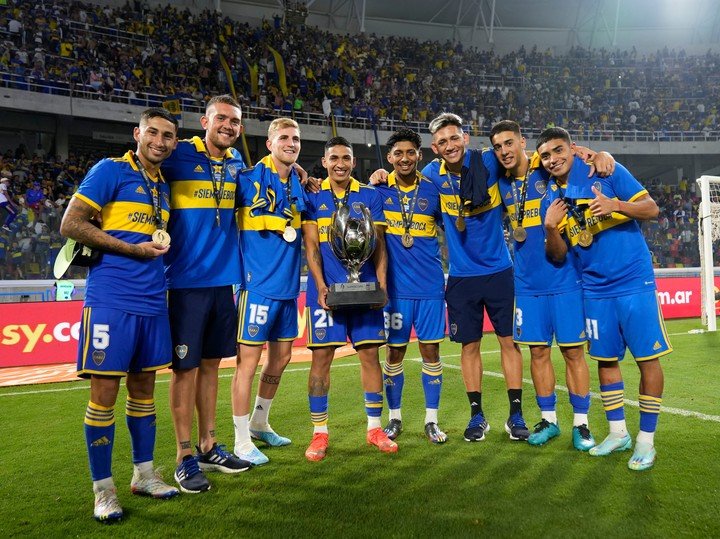 Varela, Aranda, Valentini, Equi Fernández, Medina, Luis Vázquez, Sandez y Langoni, los pibes campeón con Boca en 2023. Hoy ninguno está en el club.