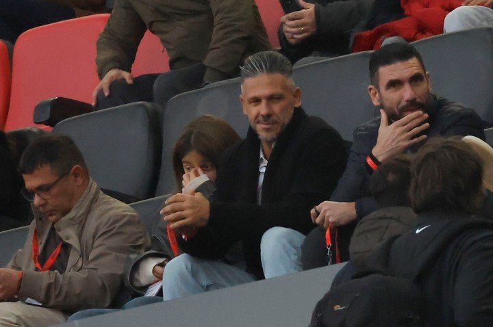 Demichelis en la tribuna del Mallorca. (EFE/ Cati Cladera)