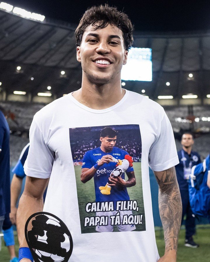 Kaio Jorge, el autor del gol del título, y su gastada a Atlético Mineiro (Foto: @Cruzeiro).