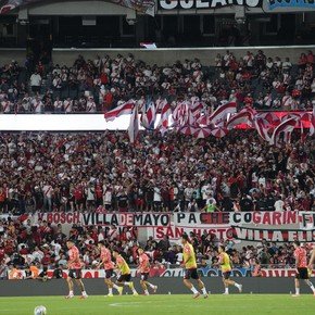 El aplausómetro en el primer partido de Coudet en el Monumental: cinco ovaciones y amnistía