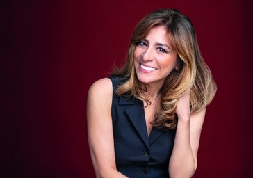 Reyes Monforte: «A la hora de escribir, sólo encuentro historias apasionantes protagonizadas por mujeres»