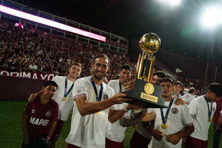 Lanús, reciente campeón de la Recopa (Bonetto).