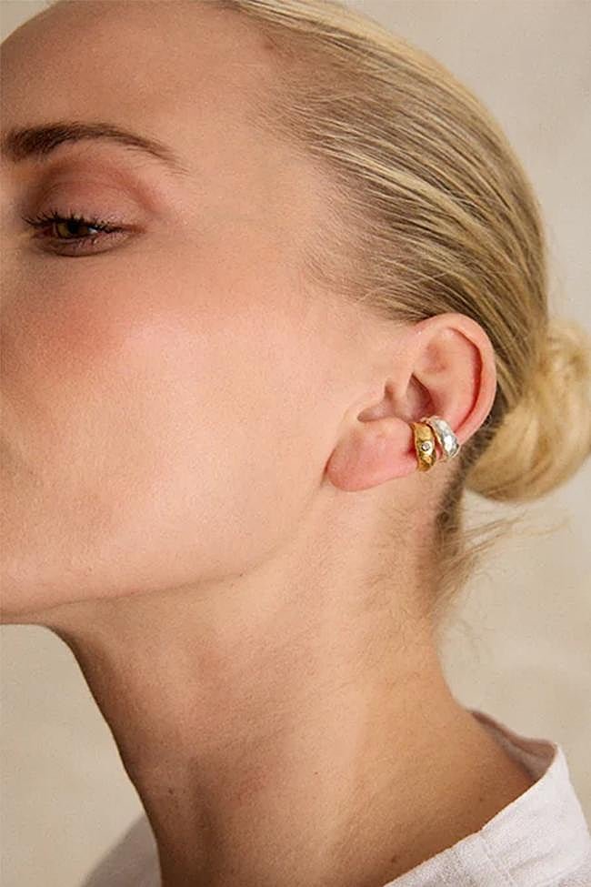 Pendiente tipo ear cuff Isla Grosa de Dosprimeras.