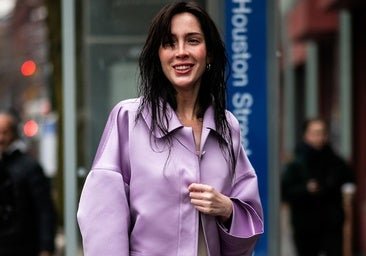 Ni marrón ni azul, el color lavanda es tendencia esta primavera 2026: las prendas más especiales