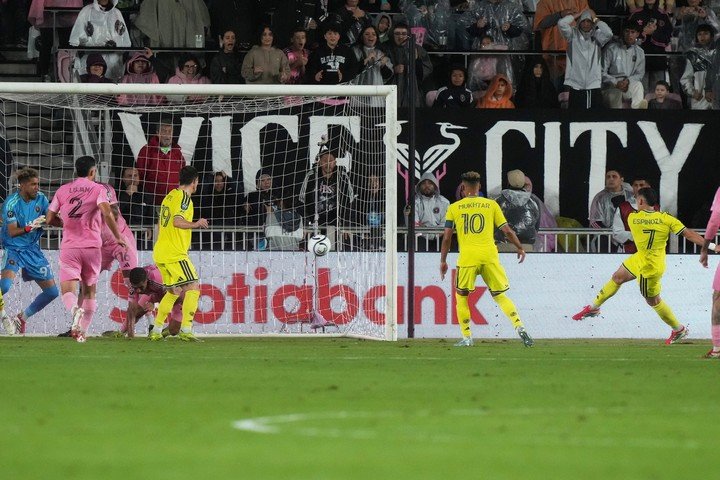 El momento en que Espinoza liquida la serie (AP Photo/Marta Lavandier).