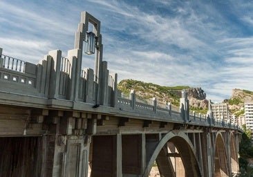 La ciudad modernista de Alicante famosa por su fiesta de interés internacional: herencia medieval y la aparición de un santo