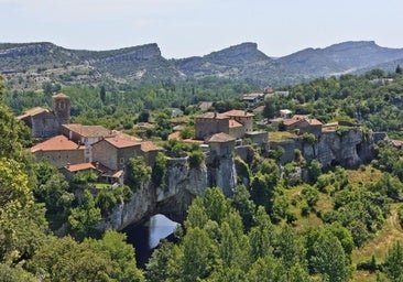 La mejor escapada del otoño es este pueblo de Burgos: un puente divino, calles empedradas y rutas de senderismo mágicas