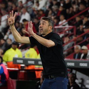 Coudet, tras su debut triunfal en River: del "fuimos justos ganadores" al "la semana fue una cagada a palos importante"