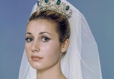 Carmen Martínez-Bordiú y el misterio de las esmeraldas que resultaron cristales pintados de verde