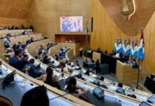 La oposición reclama a Llaryora por la transparencia y fogonea reformas clave