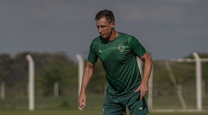 La particular preparación de Sava para tratar de amargar el debut de Coudet en el Monumental