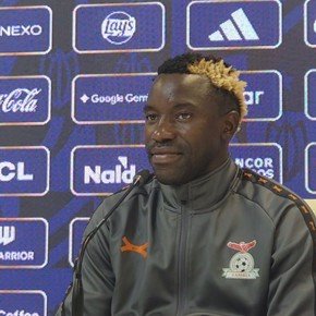 El capitán de Zambia, con Olé: look a lo Maradona y "prefiero a Cristiano antes que a Messi"